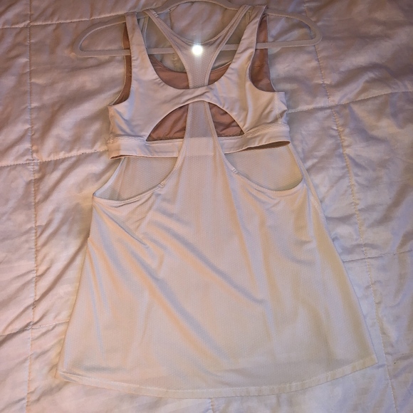 White Lululemon Tank Top With Bra - Picture 4 of 6